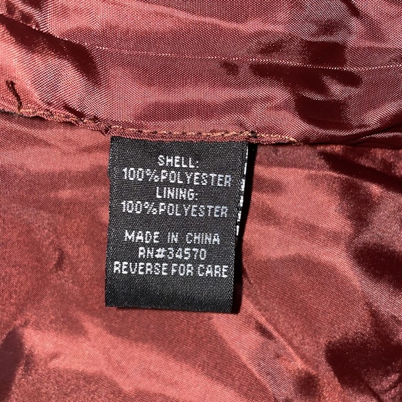 Burgundy jacket size Medium zip up & snaps closed with 4 pockets - Picture 5 of 5